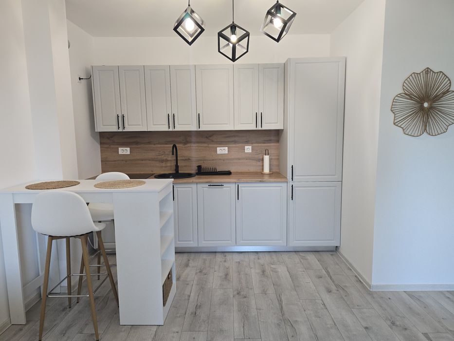 Închiriez Studio, bloc nou zona Cetate  470E