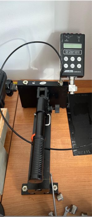 Калибратор давления до 700 бар