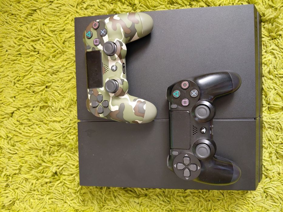 Продам PlayStation 4