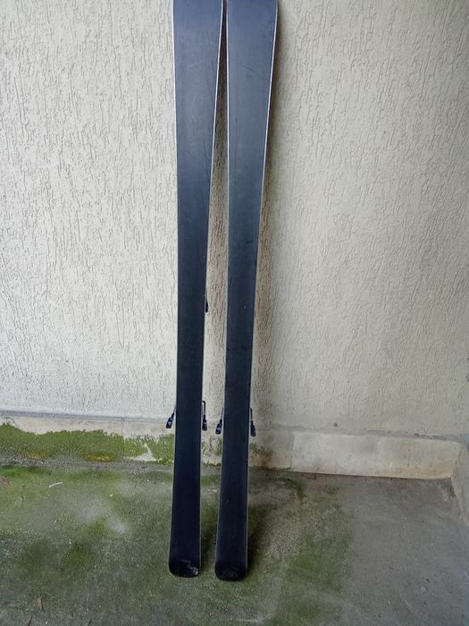 Продавам ски DIVA