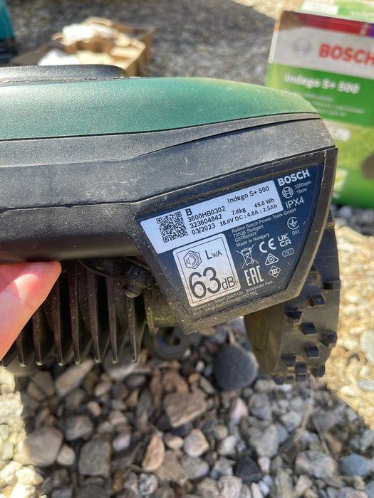 Robot de tuns iarba Bosch Indego S+ 500 (doar robotul)