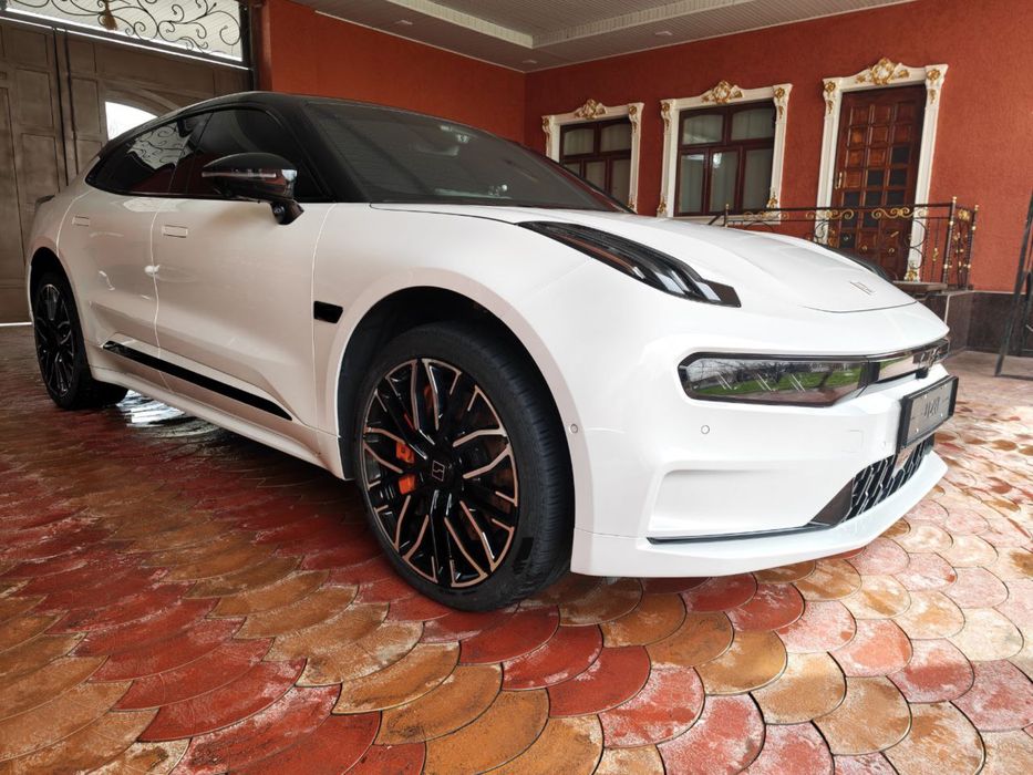 Продаю авто zeekr 001 в   Идеальном состаяние