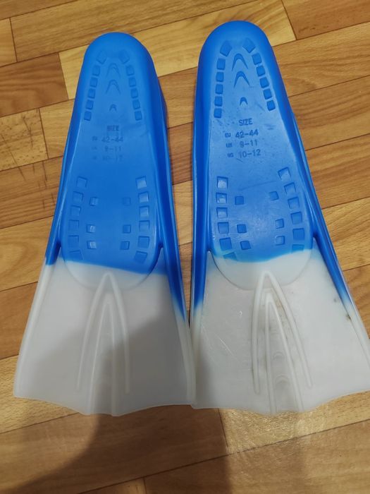 Продам ласты и лопатки