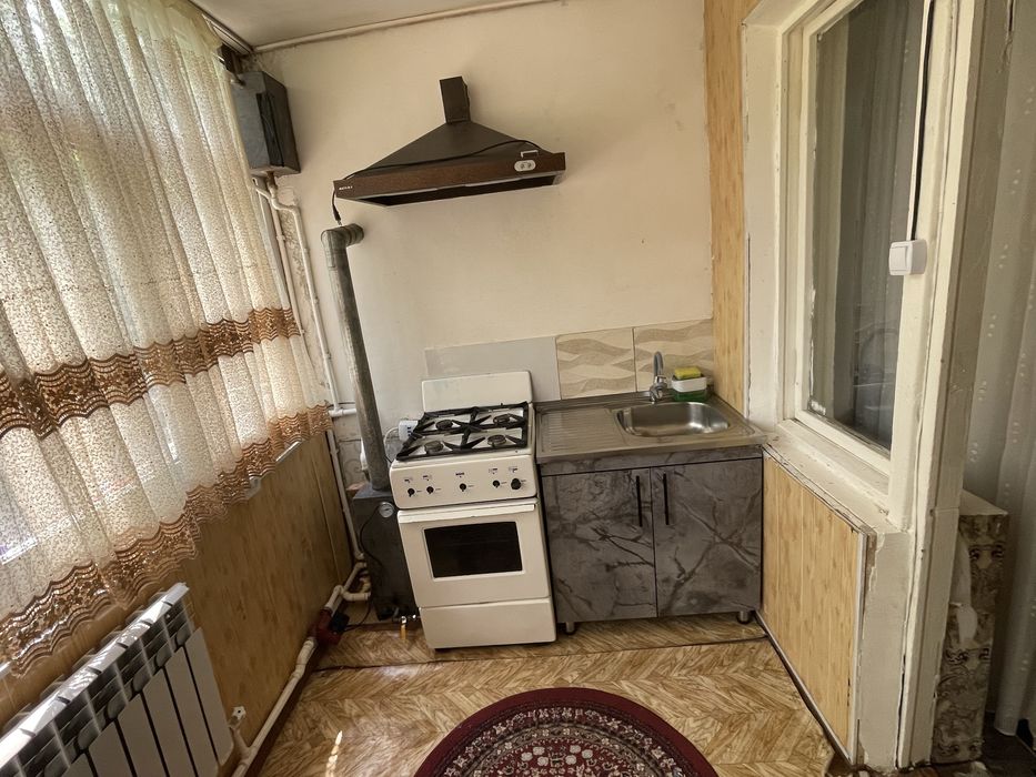 Fargʻona shahar sayoxat yaqinida 2 xona 3 xоna qilingan uy sotiladi