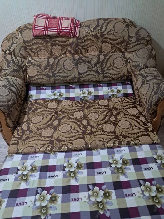 Продам диван  б/у