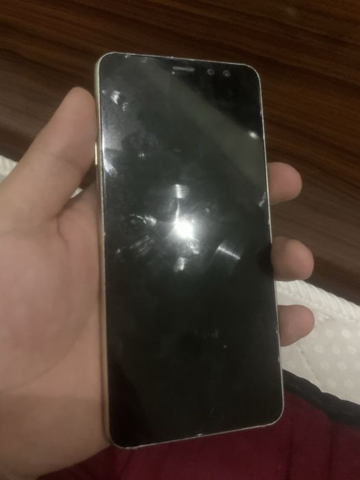 Samsung a8 2018 4/32gb