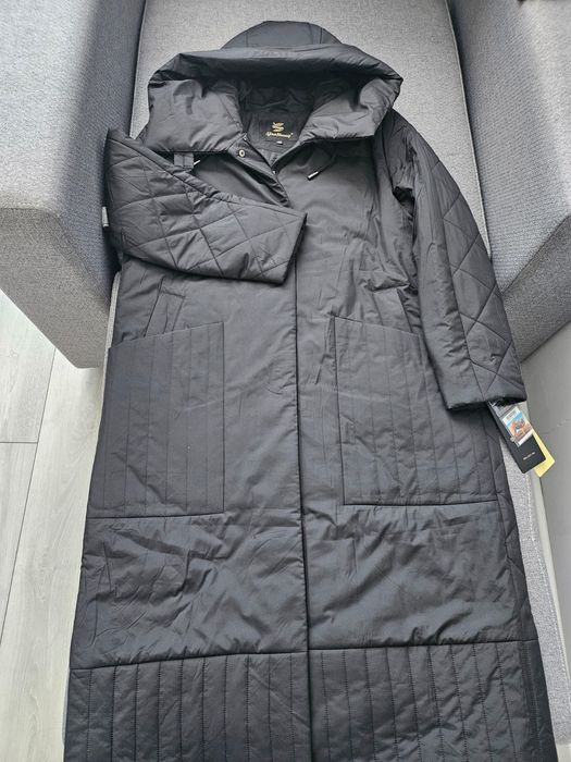 Зимний пуховик с капюшоном