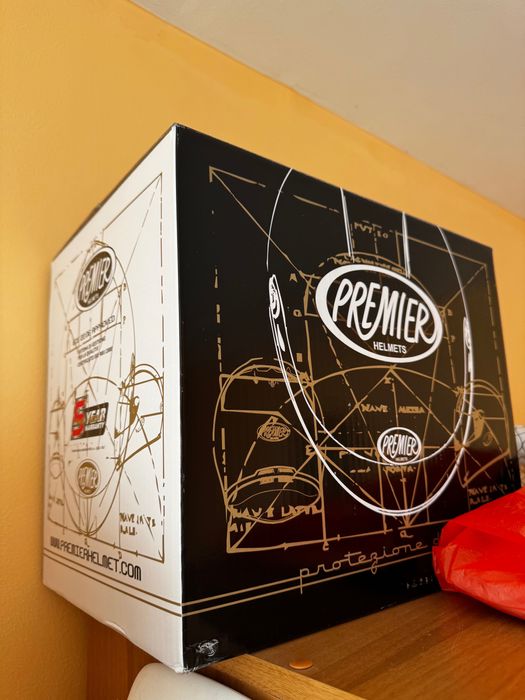 Каска за мотор Premier