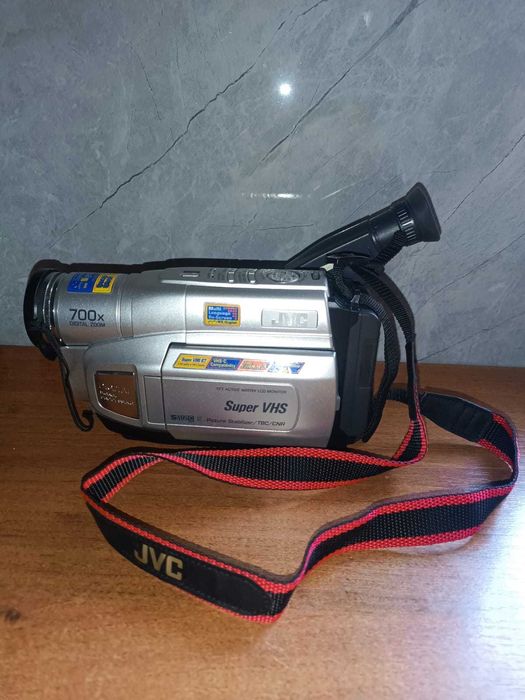 Видеокамера JVC Super VHS (S-VHS)