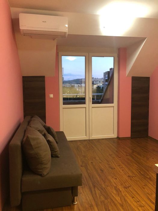 Дава се под наем Двустаен апартамент в Перник, Изток - 56 кв.м за 357 € - Снимка #3