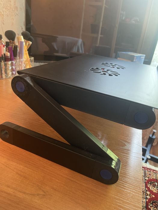 Подставка под ноутбук