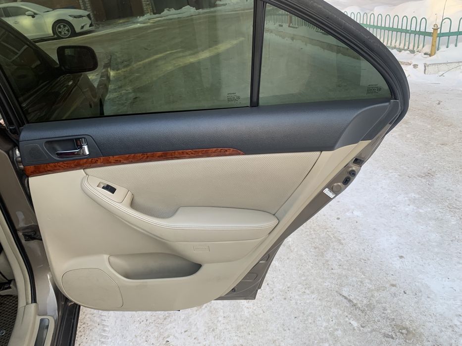 Продам авенсис 2.4