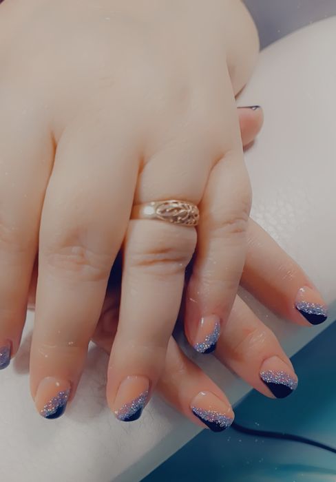 Мастер по маникюру и педикюру.