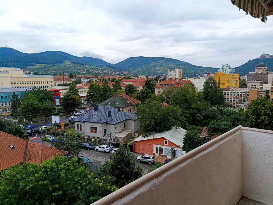 Apartament 3 camere decomandat, Deva, Bulevardul Decebal,  66,76 mp utili + balcon
