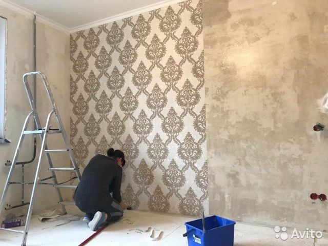 Поклейка обоев и малярные работы