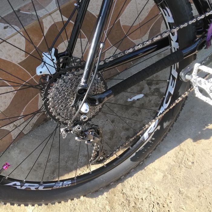 Vând Bicicleta roți 29