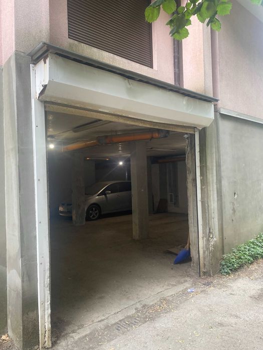 Дава се под наем Гараж / Паркомясто в София, Борово - 1 кв.м за 127.5 € - Снимка #1