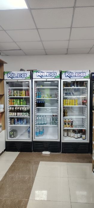 Продам холодильник витринный 200.000