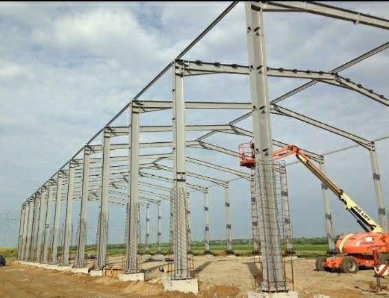 Confecționăm hale metalice din profile IPE  200 .  33×11×4