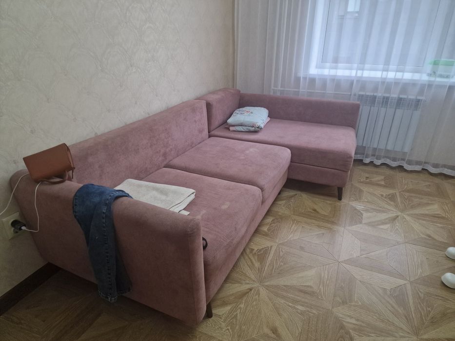 Срочно продам диван угловой