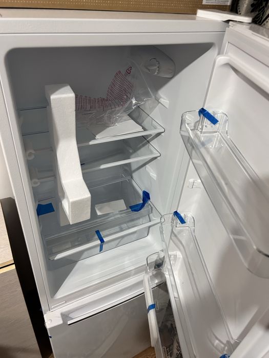 Новый холодильник бренда LEADBROS