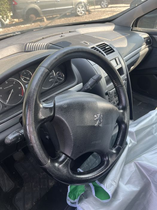 Volan peugeot 407 in stare buna!