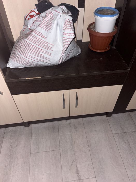 продам шкаф в прихожую
