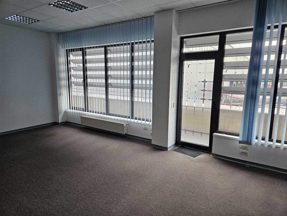 Inchiriez spatii birouri si linie ITP