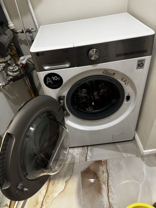 Vand Masina de spalat rufe LG F2WR909P3W, in garantie