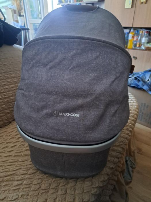 Кош за кола maxi cosi rock  и зимен кош maxi cosi oria