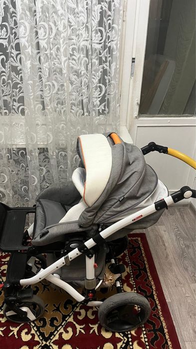 Коляска 3 в 1(автокресло,люлька)