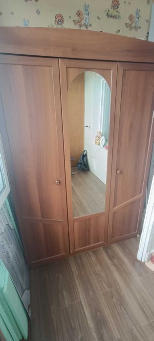Срочно продается шкаф