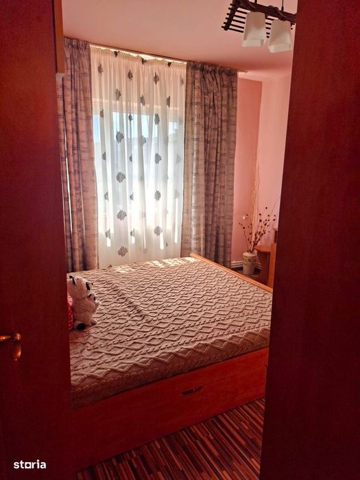 Apartament 3 camere decomandate, cu balcon ,zona Dacia ,centarala gaze