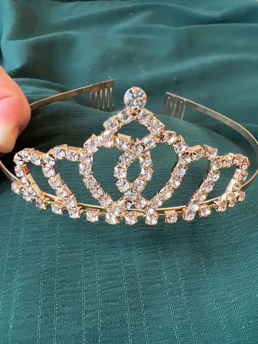 Продам диадемы для девочек