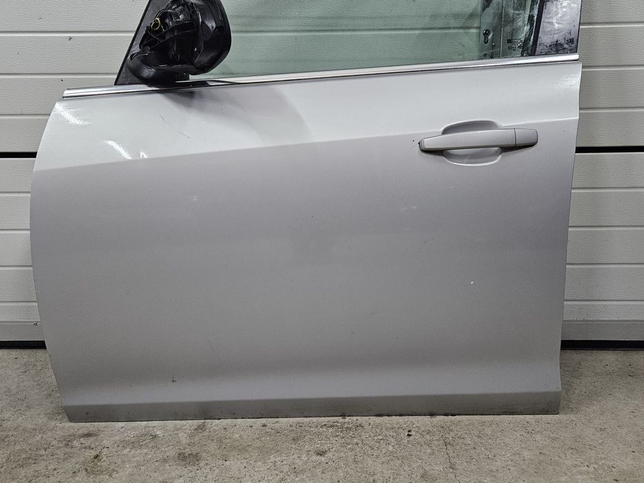 Usa stanga fata completa Opel astra j