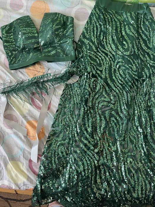 Зелена бляскава бална рокля Loretti