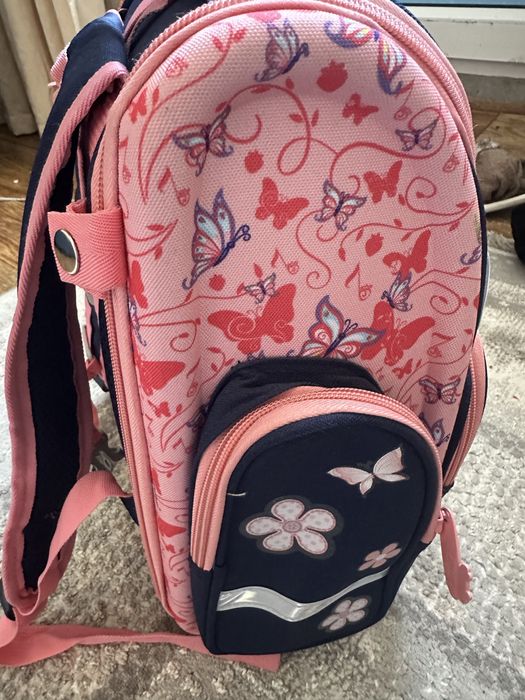 Продам новый рюкзак для девочки