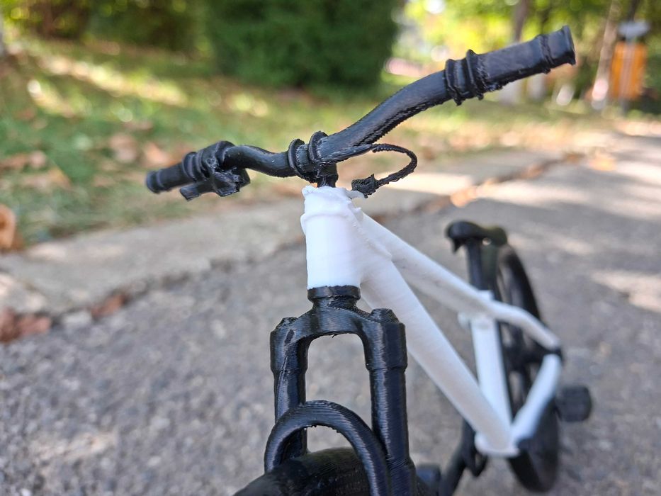 Bicicletă proiectată și printată 3D