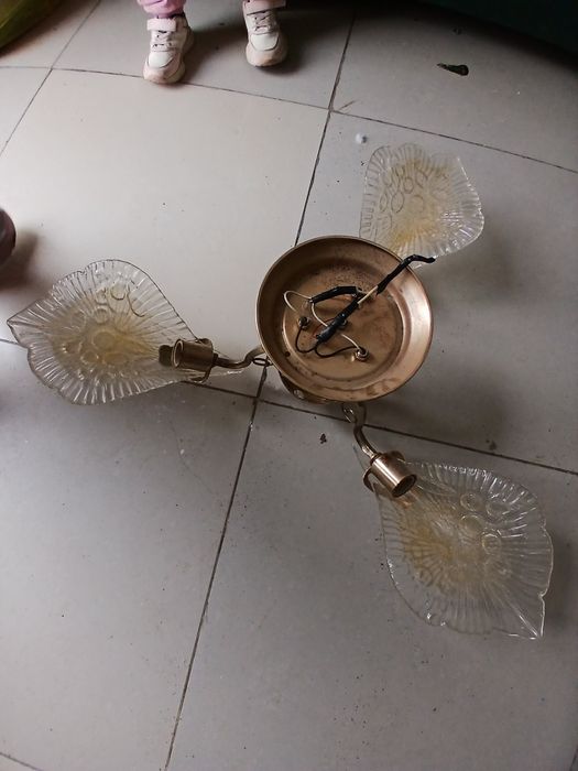 Продается люстра