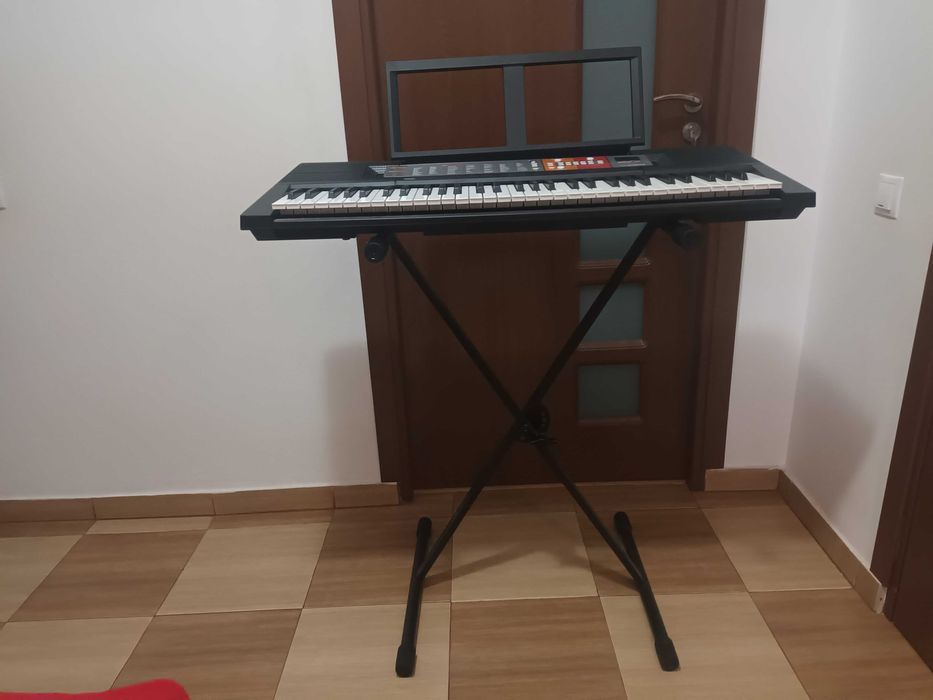 Yamaha PSR-F50 + suport