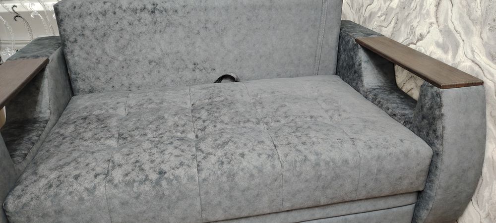 Срочно продам новый диван