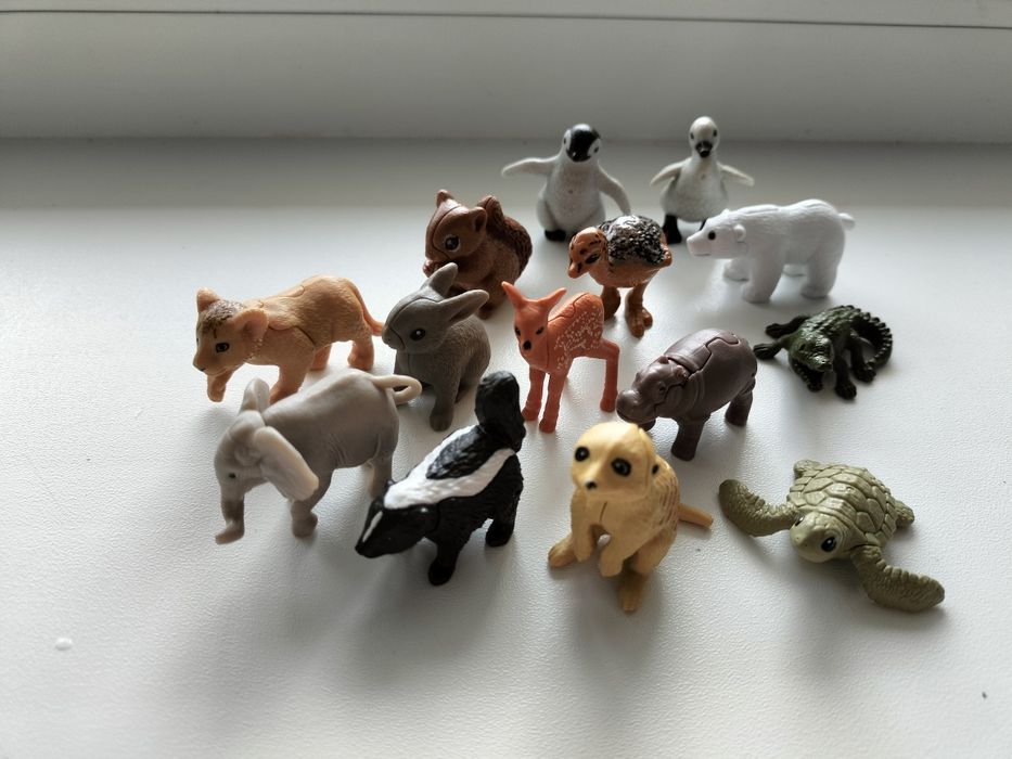 Продам новые фигурки из киндера.