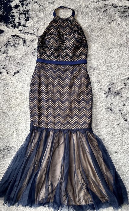 Официална рокля