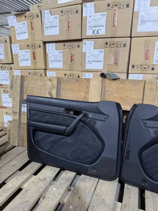 Обшивки дверные Audi 100