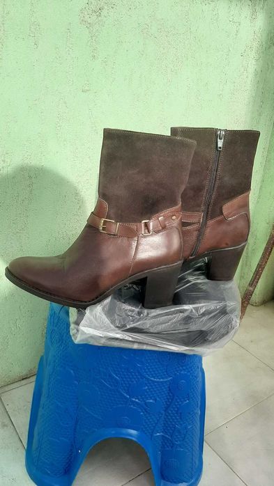 Дамски боти от естествена кожа