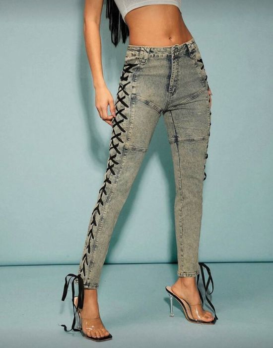 Еластични дънки с връзки