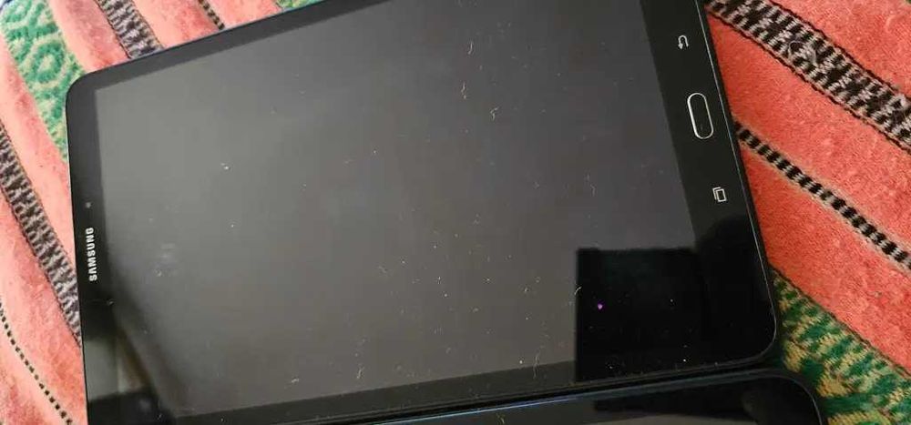 tableta Samsung sm t585 defecta