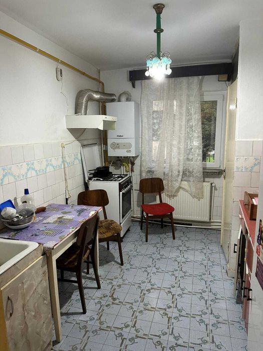 Vând apartament 3 camere zona 2 stejari