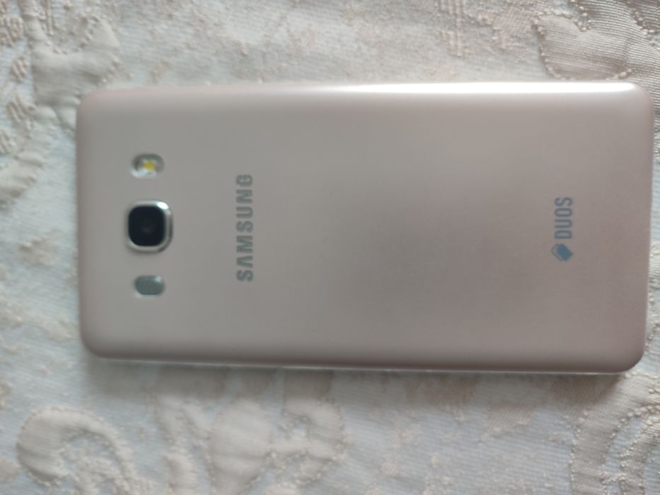 Продам сотовый телефон Samsung J5