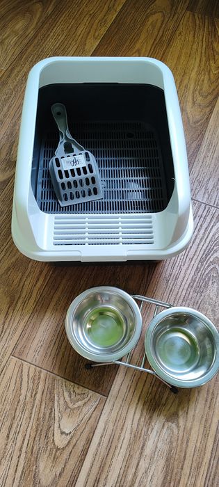 Продам лоток и миски, новое